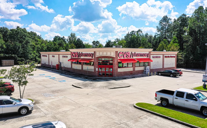 Pictures of Retail property located at 2101 Collins Blvd, Covington, LA 70433 for sales - image #1