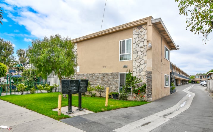 Pictures of Multifamily property located at 1003 West Bishop Street, Santa Ana, CA 92703 for sales - image #1