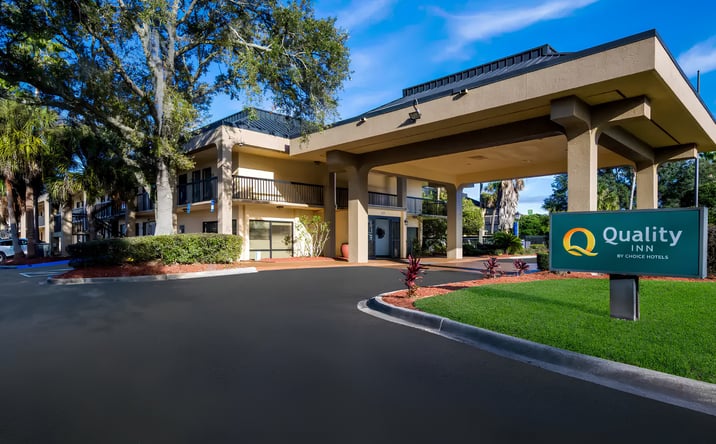 Pictures of Hospitality property located at 6135 Youngerman Circle, Jacksonville, FL 32244 for sales - image #1