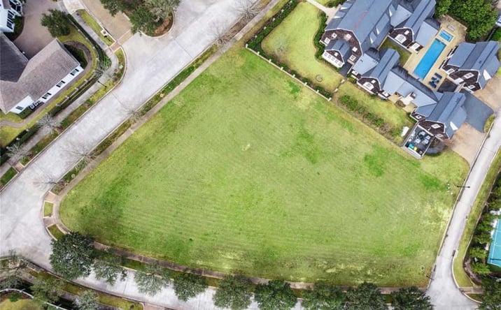 Pictures of Land property located at 26 E Shore Dr, The Woodlands, TX 77380 for sales - image #1