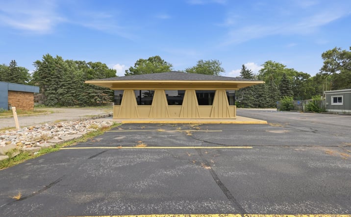 Pictures of Business for Sale, Retail property located at 4318 Grand Haven Road, Muskegon, MI 49441 for sales - image #1