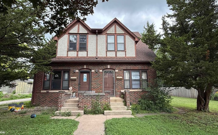 Pictures of Multifamily property located at 242 14th Street SE, Mason City, IA 50401 for sales - image #1