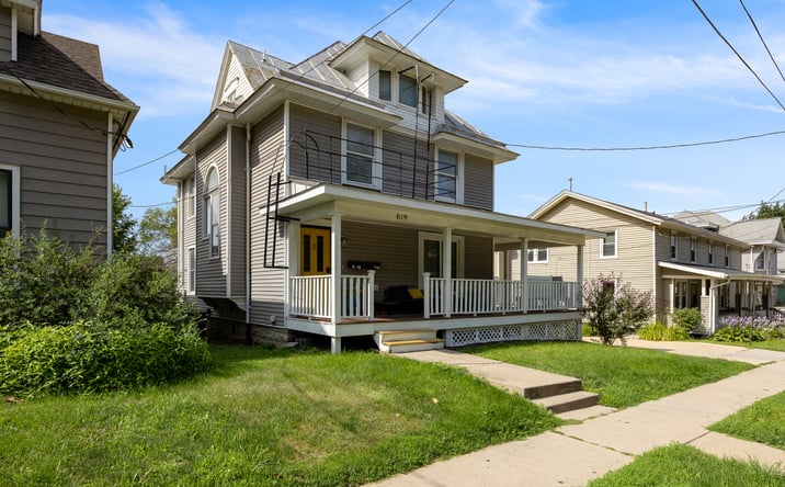 Pictures of Multifamily property located at 619 E BURLINGTON ST, IOWA CITY, IA 52240-5052 for sales - image #1