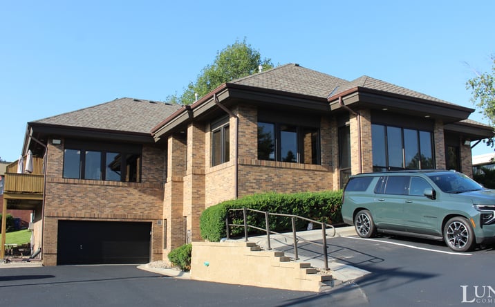 Pictures of Office property located at 2611 S. 117th Street, Omaha, NE 68144 for sales - image #1