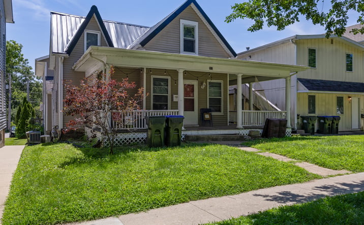 Pictures of Multifamily property located at 717 East Jefferson Street, Iowa City, IA 52245 for sales - image #1