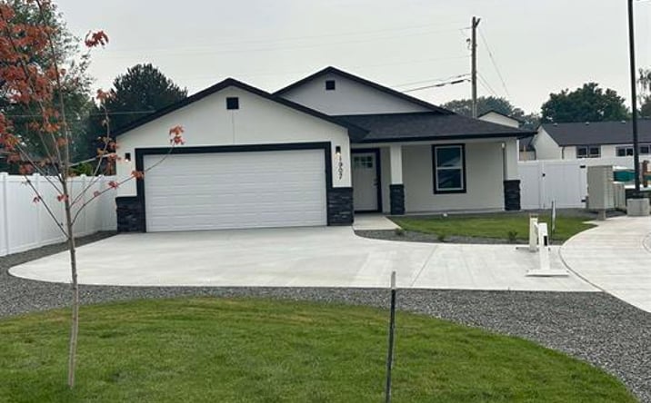 Pictures of Multifamily property located at 1907 Oregon Avenue, Caldwell, ID 83605, 1906 Oregon Avenue, Caldwell, ID 83605, 1911 Oregon Avenue, Caldwell, ID 83605, 1915 Oregon Avenue, Caldwell, ID 83605 for sales - image #1
