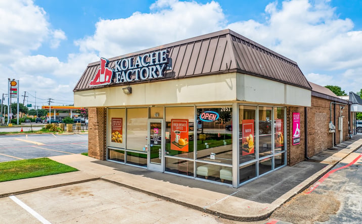 Pictures of Retail property located at 2051 North Central Expressway, Richardson, TX 75080 for sales - image #1