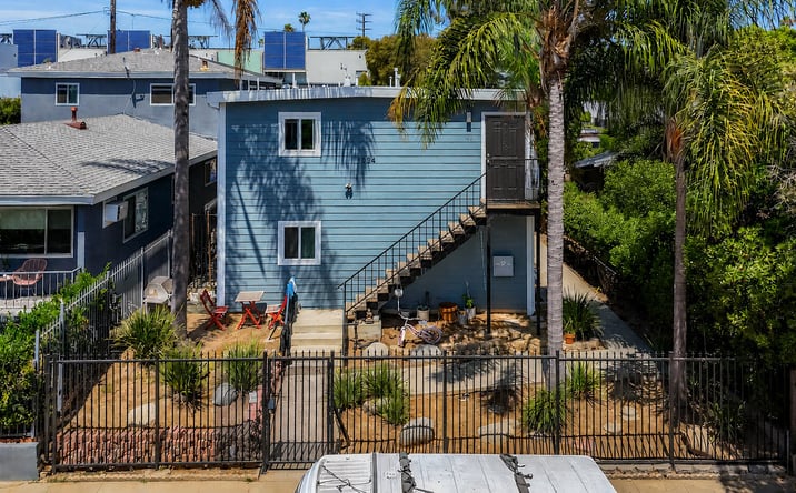 Pictures of Multifamily property located at 1034 Pleasantview, Venice, CA 90291 for sales - image #1