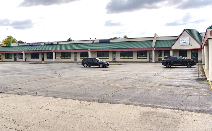 Pictures of Retail property located at 1641 Commanche Ave, Green Bay, WI 54313 for sales - image #1