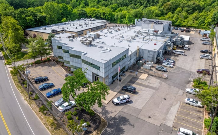 Pictures of Industrial property located at 160 BETHPAGE SWEET HOLLOW RD, OLD BETHPAGE, NY 11804-1315 for sales - image #1