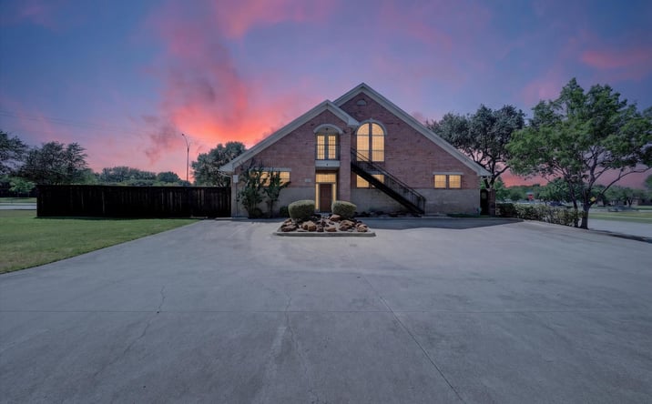 Pictures of Office property located at 5500 WOODLAND PARK BLVD, ARLINGTON, TX 76013-5337 for sales - image #1