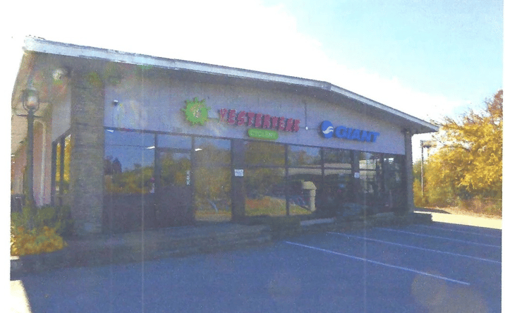 Pictures of Retail, Mixed Use property located at 330 HATHAWAY RD, NEW BEDFORD, MA 02746-1035 for sales - image #1