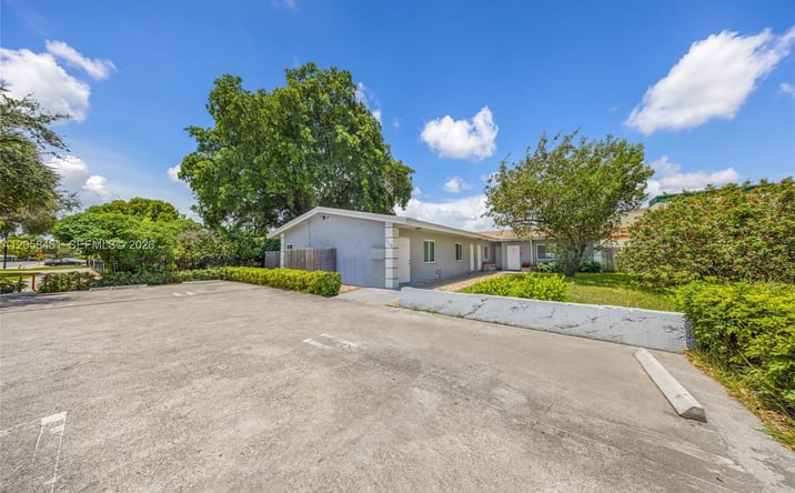 Pictures of Multifamily property located at 1109 NW 6th Ave # 5 #1-5, Pompano Beach, FL 33060 for sales - image #1