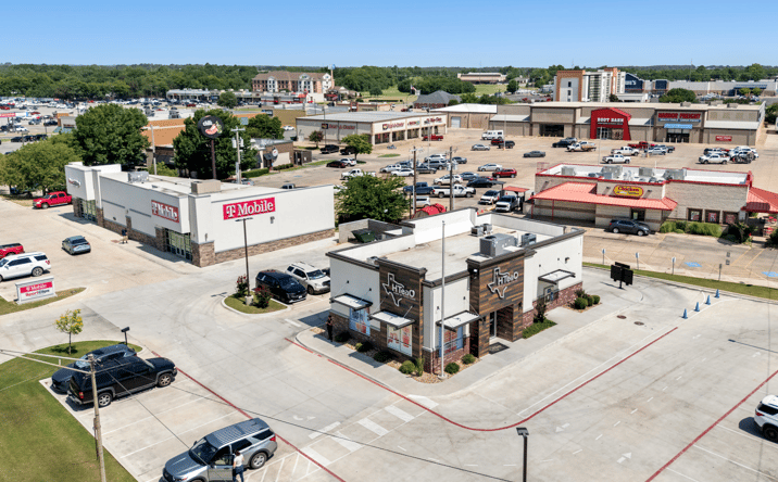 Pictures of Retail property located at 2510 West Main Street, Durant, OK 74701 for sales - image #1