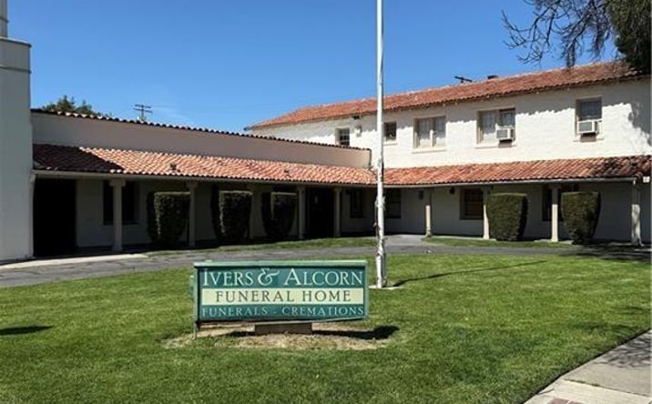 Pictures of Retail, Mixed Use, Special Purpose property located at 901 W MAIN ST, MERCED, CA 95340-4518 for sales - image #1