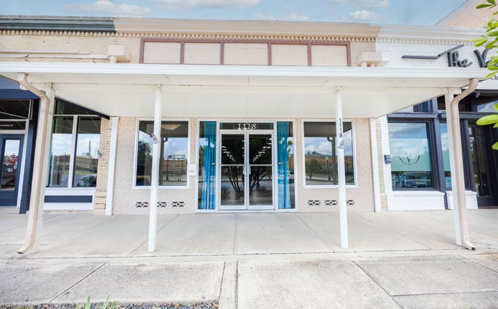 Pictures of Retail, Office, Mixed Use property located at 1118 18th St, Hondo, TX 78861 for sales - image #1