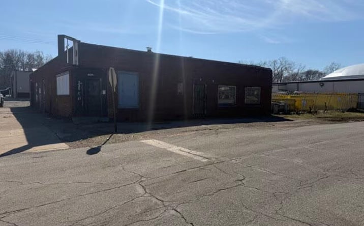 Pictures of Retail property located at 731 E 41st Avenue, Gary, IN 46409 for sales - image #1