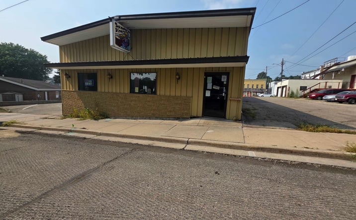 Pictures of Retail property located at 51 W Water, Markesan, WI 53946 for sales - image #1