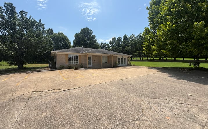 Pictures of Office property located at 1305 West Center Street, Greenwood, AR 72936 for sales - image #1