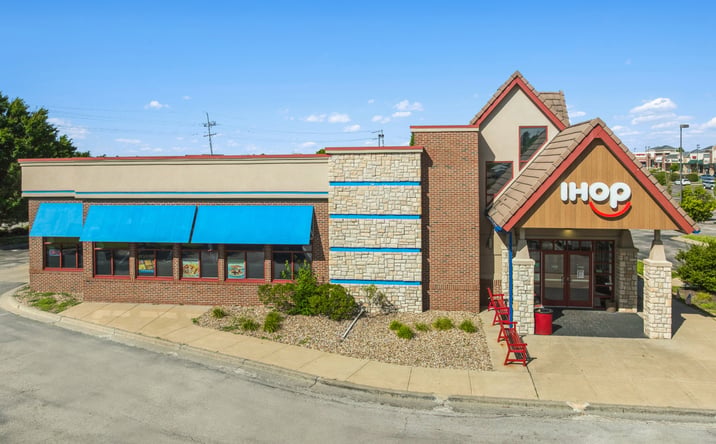 Pictures of Retail property located at 20014 West 153rd Street, Olathe, KS 66062 for sales - image #1