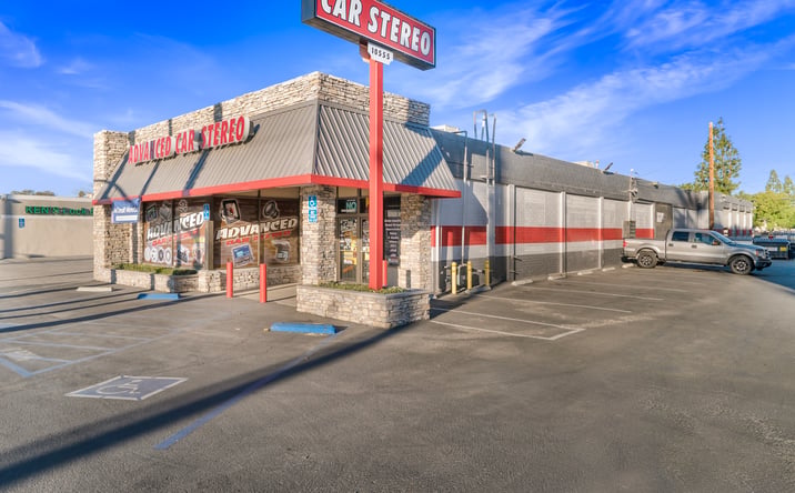 Pictures of Retail property located at 10555 Magnolia Ave, Riverside, CA 92505 for sales - image #1