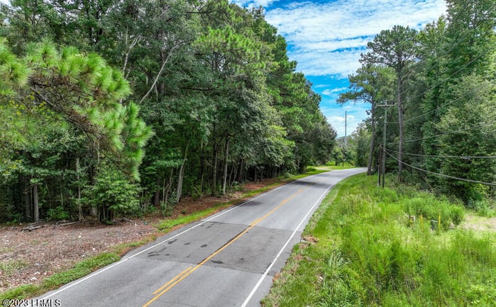 Pictures of Land property located at 40 County Shed Rd, Beaufort, SC 29906 for sales - image #1