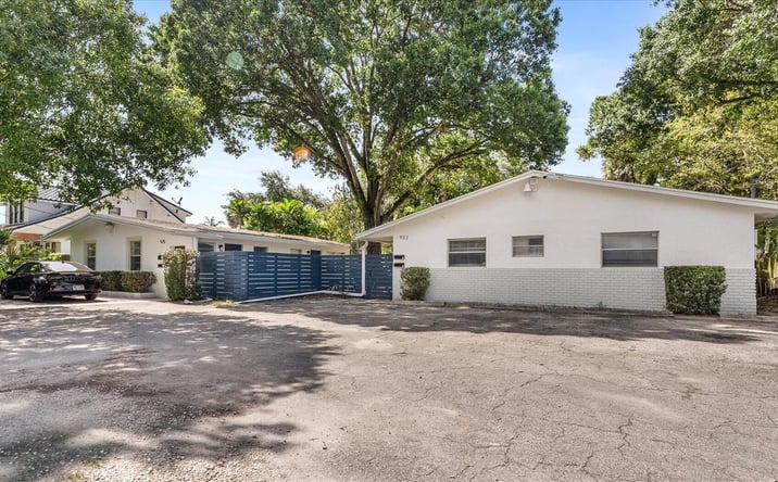Pictures of Multifamily property located at 925 W Las Olas Boulevard # 2 #1-2, Fort Lauderdale, FL 33312 for sales - image #1
