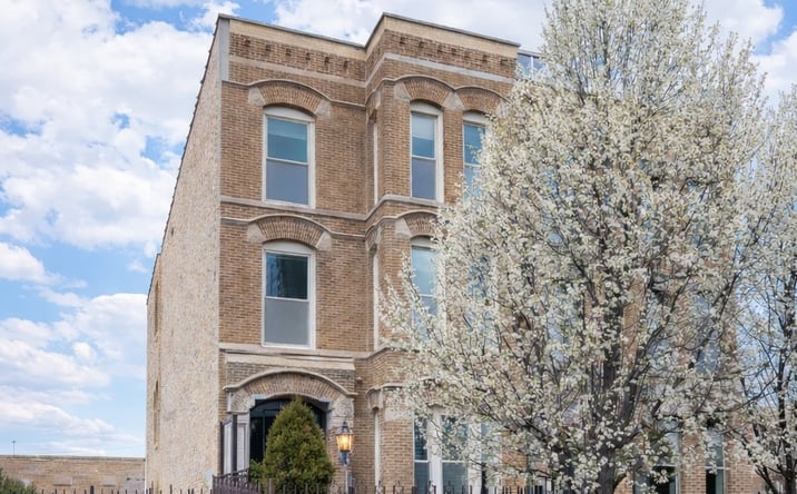 Pictures of Multifamily property located at 1420 W Fulton St, Chicago, IL 60607 for sales - image #1