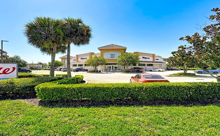 Pictures of Retail property located at 1954 SW Gatlin Blvd, Port St. Lucie, FL 34953 for sales - image #1