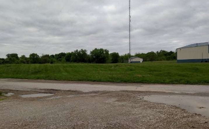 Pictures of Retail, Office, Industrial, Land property located at 10 Southgate Drive, Tilton, IL 61832 for sales - image #1