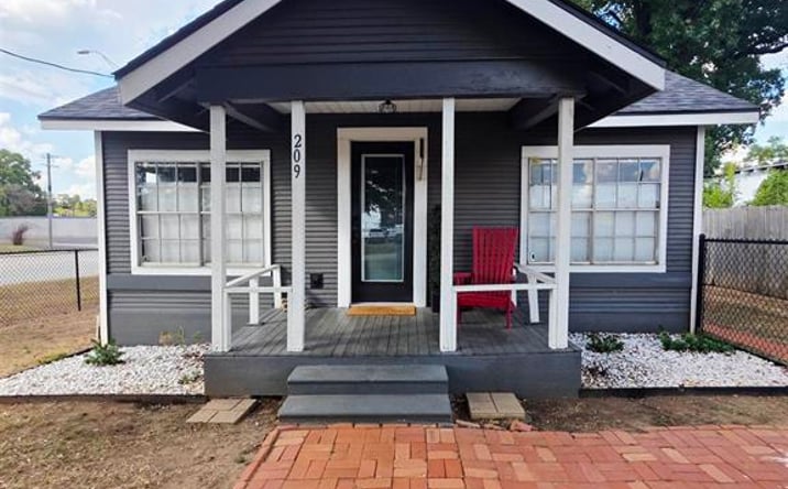 209 West Niblick Street, Longview, TX 75604 For Sale | Crexi.com