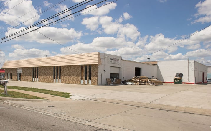 Pictures of Industrial property located at 15555 - 15651 12 Mile Road, Roseville, MI 48066 for sales - image #1