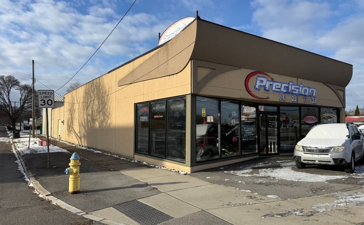Pictures of Retail property located at 7221 Niagara Falls Blvd, Niagara Falls, NY 14304 for sales - image #1