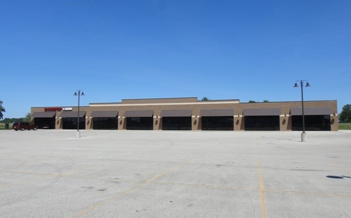 Pictures of Mixed Use, Office, Retail property located at 920 W 500 S, Berne, IN 46711 for sales - image #1