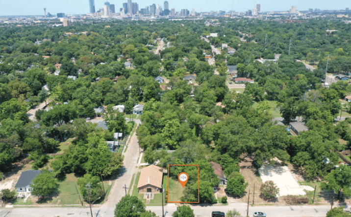Pictures of Land property located at 2707 Carpenter, Dallas, TX 75215 for sales - image #1