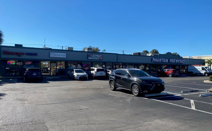 Pictures of Retail property located at 3642 W Gandy Blvd, Tampa, FL 33611 for sales - image #1