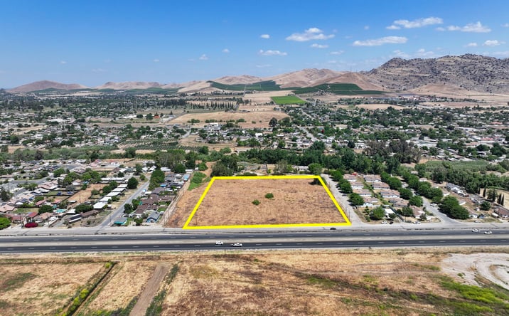 Pictures of Land property located at E. Poplar Ave. & S. Stark St., Porterville, CA 93257 for sales - image #1