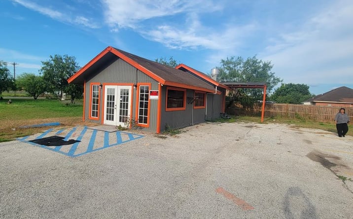 Pictures of Retail property located at 3307 Dakota Ave., Brownsville, TX 78521 for sales - image #1