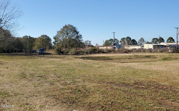 Pictures of Land property located at 2938 Ambassador Caffery Pkwy, Lafayette, LA 70506 for sales - image #1