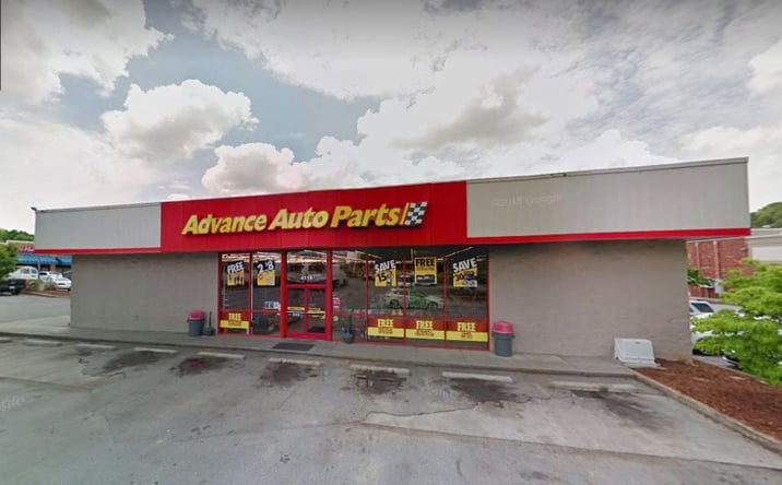 Pictures of Retail property located at 4118 Fort Henry Dr, Kingsport, TN 37663 for sales - image #1