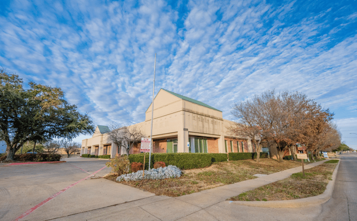 Pictures of Office property located at 2225 Avenue J, Arlington, TX 76006 for sales - image #1