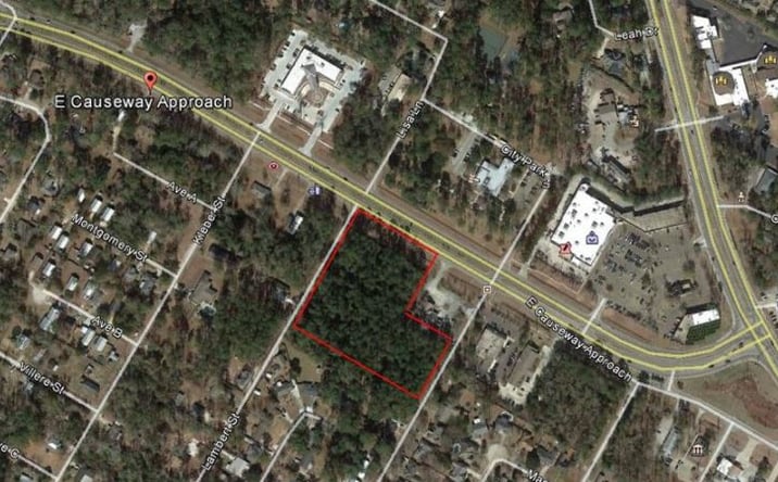 Pictures of Land property located at East Causeway Approach, Mandeville, LA 70448 for sales - image #1