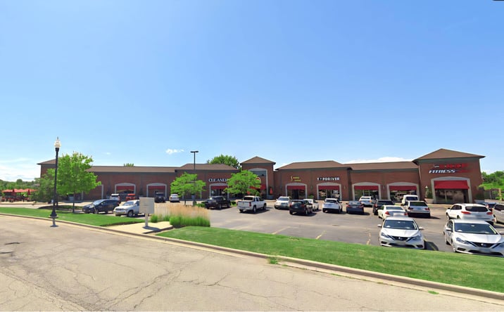 Pictures of Retail property located at 850 Tower Dr, Lake Villa, IL 60046 for sales - image #1