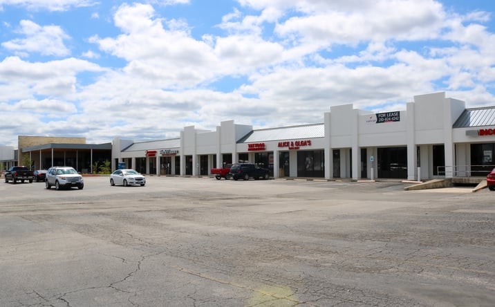Pictures of Land property located at SW Loop 410, San Antonio, TX 78227 for sales - image #1
