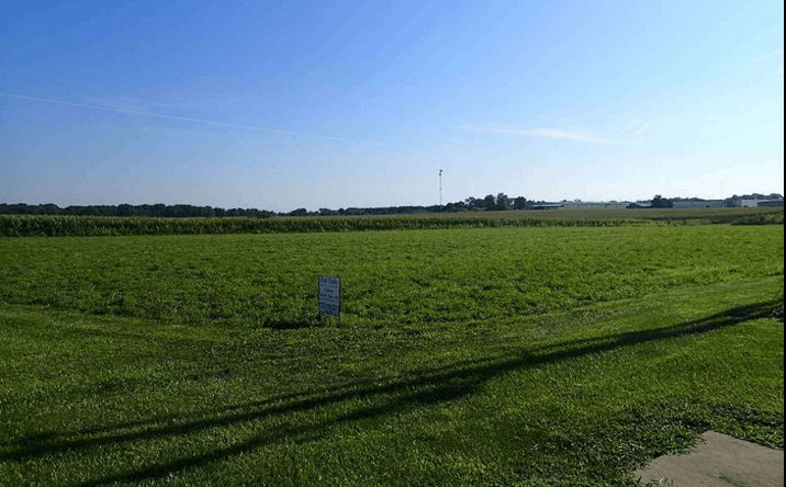 Pictures of Land property located at 1450? WOODLAWN Road, Lincoln, IL 62656 for sales - image #1