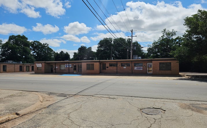 Pictures of Office, Retail property located at 209 S Leggett Dr, Abilene, TX 79605 for sales - image #1