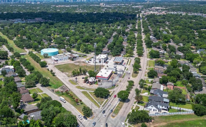 Pictures of Land property located at NEQ Chimney Rock Rd & West Bellfort, Houston, TX 77096 for sales - image #1