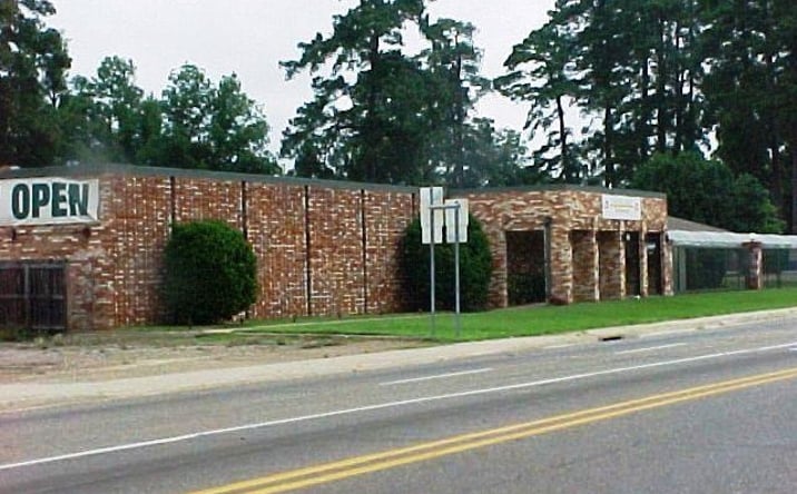 Pictures of Retail, Mixed Use, Special Purpose property located at 909 E Broad St, Texarkana, AR 71854 for sales - image #1