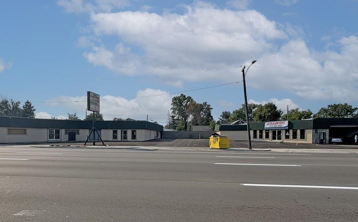 Pictures of Retail property located at 3840 East 8 Mile Rd, Detroit, MI 48234 for sales - image #1