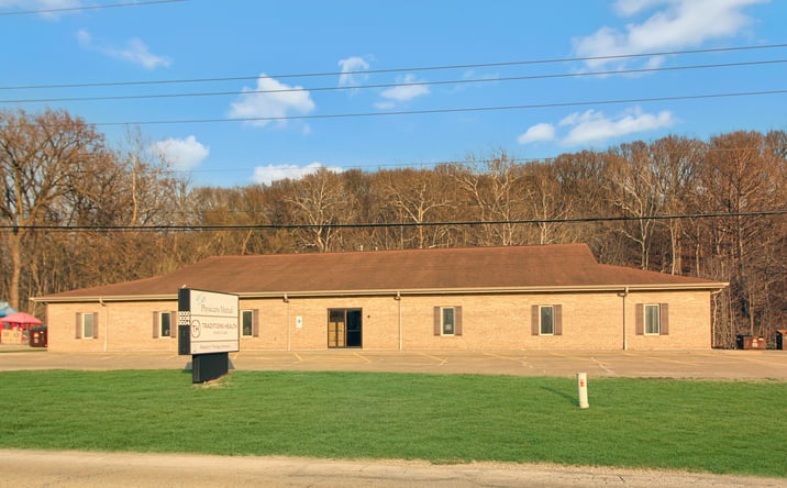 Pictures of Office property located at 3000 N Main St, East Peoria, IL 61611 for sales - image #1